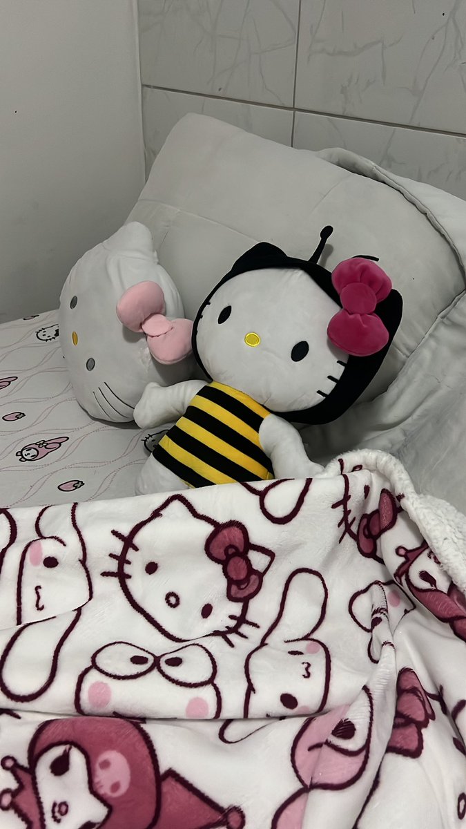 agathairia's tweet photo. @05wsi achei q era minha cama https://t.co/c1XGSBVcB0