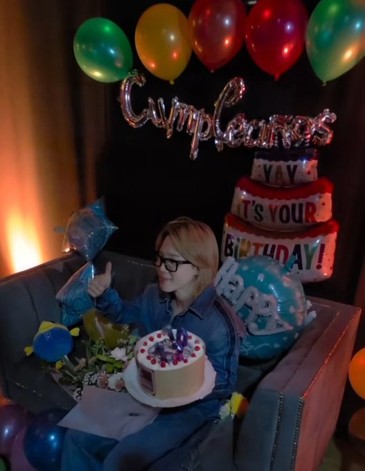 kimthberries's tweet photo. POR QUÉ NO VEO A NADIE HABLANDO DE QUE DICE CUMPLEAÑOS EN ESPAÑOL, MI GENTE LATINO🗣️🗣️🗣️ https://t.co/y3Om0txWnH