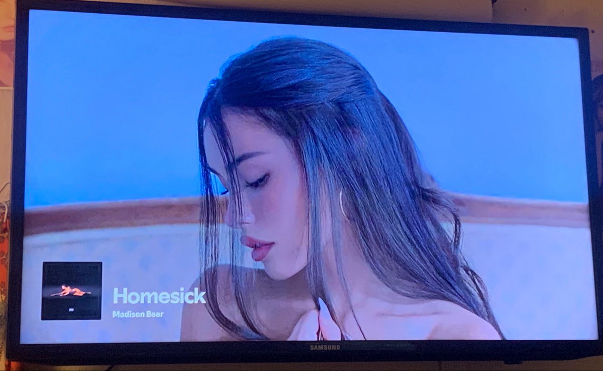 toulousegrand3's tweet photo. Forever my favorite song in the whole world ♡ 🪐🛸 https://t.co/XUWOds6pch