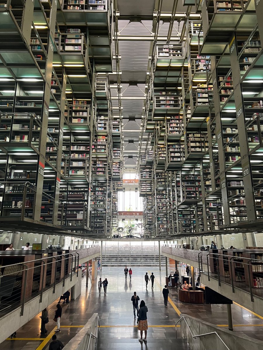 hectorvelazhv's tweet photo. Un sobrino de 7 años dice que la Biblioteca Vasconcelos le recuerda a Monsters, Inc. y, después de pensarlo, me pareció comprensible. 

La imaginación de los niños tiene una forma muy particular de interpretar la arquitectura. https://t.co/SR8DoqFDgu