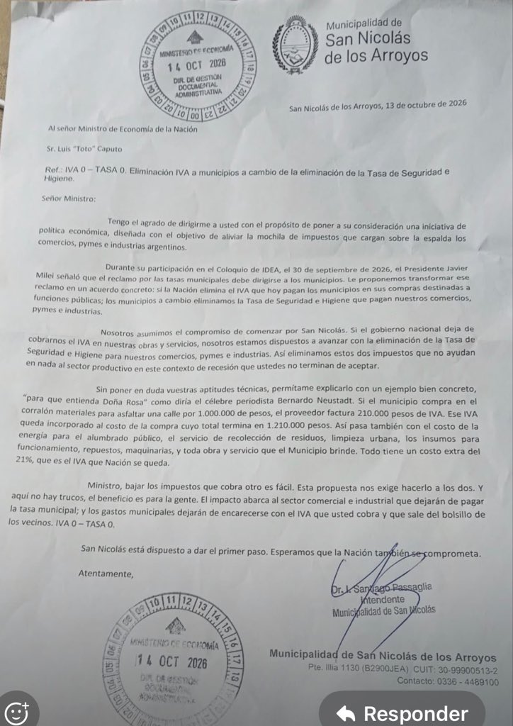 ezequielmauro's tweet photo. ATENTI EL DESAFÍO DE UN INTENDENTE AL GOBIERNO: IVA 0, TASA 0
. Tras el pedido de Milei de bajar tasas municipales, el intendente de San Nicolás @passaglia_santi le respondió con una contrapropuesta.
. Le envió una carta a Luis Caputo: si Nación elimina el IVA que pagan los municipios por obras y servicios, San Nicolás elimina la Tasa de Seguridad e Higiene.
. La medida beneficiaría a comercios, pymes e industrias.
“Bajar los impuestos que cobra otro es fácil. Esta propuesta nos exige hacerlo a los dos”, advirtió Passaglia.
. Para avanzar se necesita una ley nacional.
. AMPLIAREMOS.