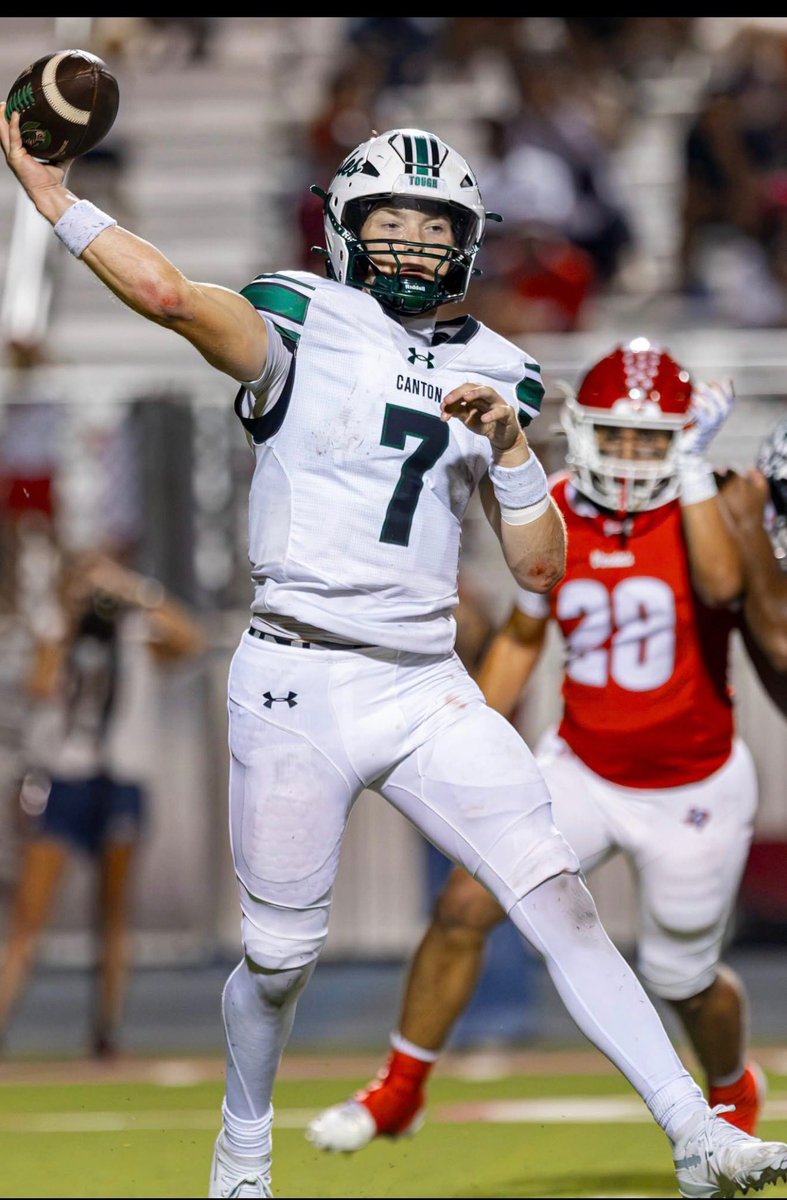 CortRay7's tweet photo. Through 6 Games
6-0
Only played in 4th Quarter in 3 games

PASSING
91-144 for 1345 yards
22 TDs - 3 Int
RUSHING
77 for 522 & 7 TDs
TOTAL
1867 yards & 29 TDs

@CantonEagleFB
@Coaching4God
@byud11
@GJKinne
@CoachKirkBryant
@JoshuaEargle
@jcleveland1970
@Coach_RMcCarthy
@CoachTraylor
@CoachJBane
@porter_abell8
@CoachJLAnderson
@ChrisRossTSU
@CoachJMay
@CoachPappalardo
@CoachGeorge5
@CoachManella
@BrandonOSports
@TXLoneStarSport
@etvarsity
@SpenceandCoPod
@dctf
@justinwells2424
@cradsports
@kennyhrncir
@CoachJmay
@CoachBRobbins
@KeatonJ_3
@DanSwanstrom
@Coach_Hutch68
@lukejaicks
@tristanlundyy