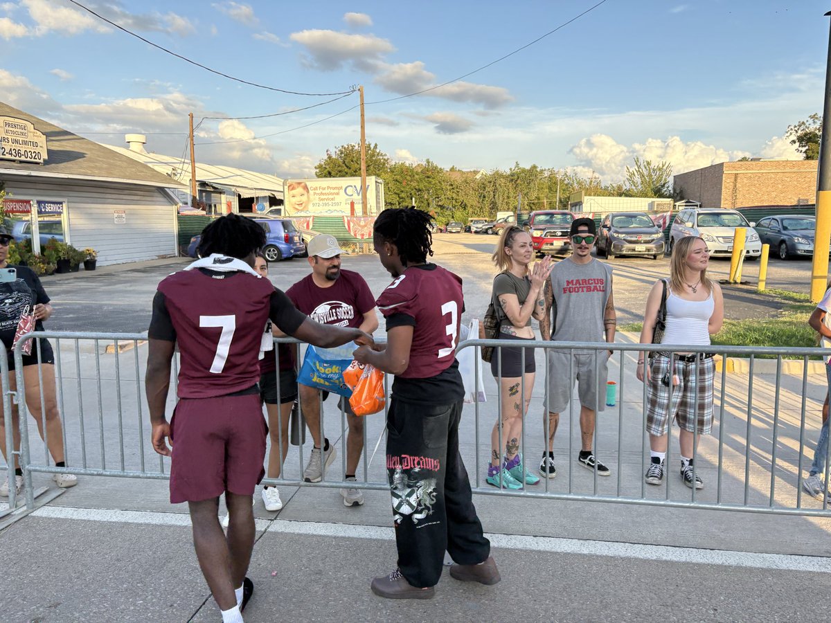 CoachNBlackwell's tweet photo. For the City #TheLew #Homecoming @LHSFball @LaykonBrass10 @Ace4Six https://t.co/hRYBhJyRbL