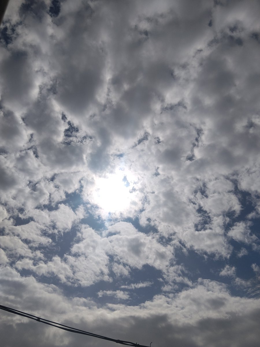 tobaaaalcito's tweet photo. 雲のビフォーアフター ☁️ https://t.co/RdmTAyfRMy