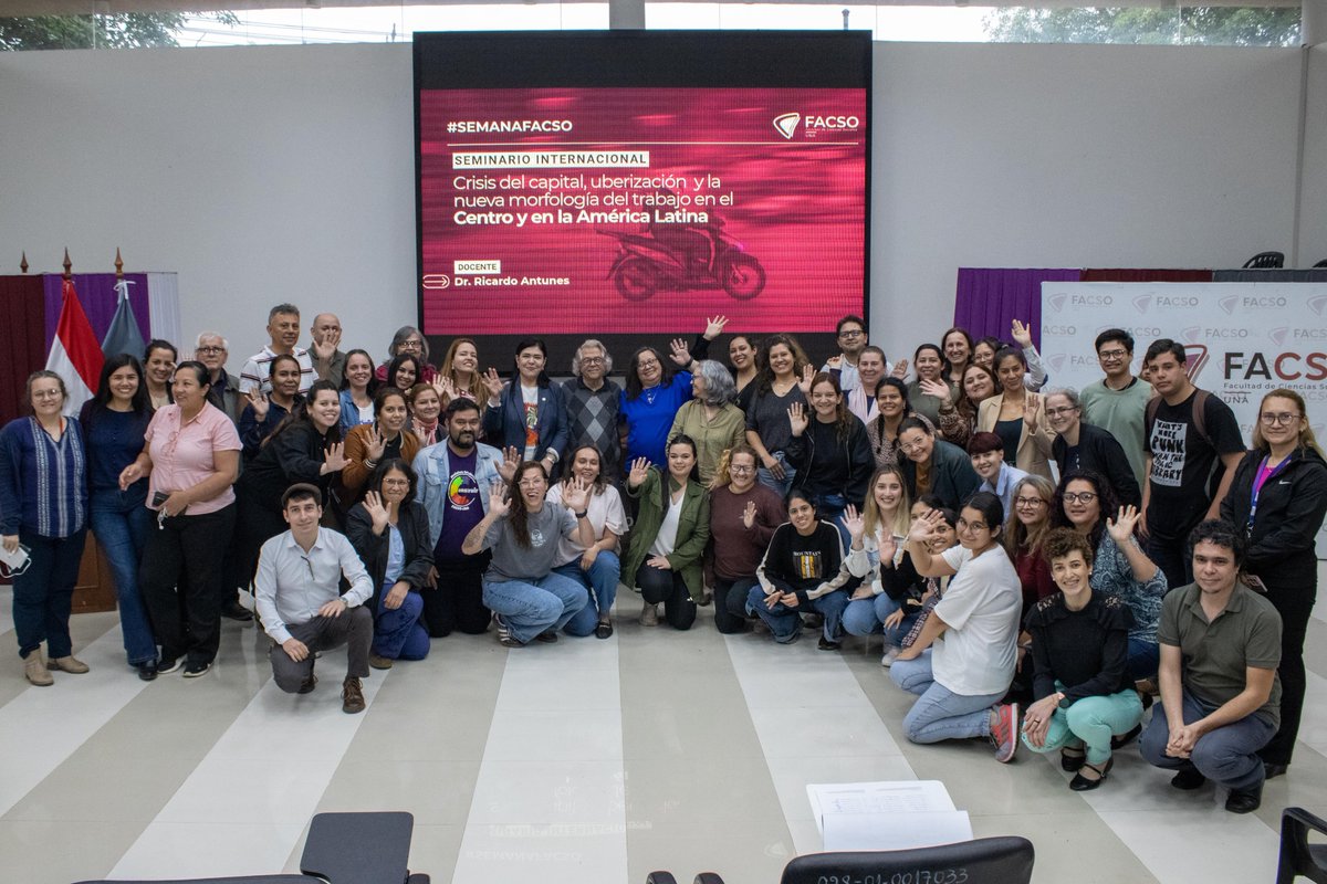 FacsoUna's tweet photo. 🟣 #SemanaFACSO | FACSO-UNA realizó el seminario internacional con el Dr. Ricardo Antunes, quien analizó la crisis del capital, la uberización y la precarización laboral en América Latina. El debate continuará este jueves en el VIII Foro de Ciencias Sociales.

#FACSOUNA https://t.co/ZI7vHpPOYw