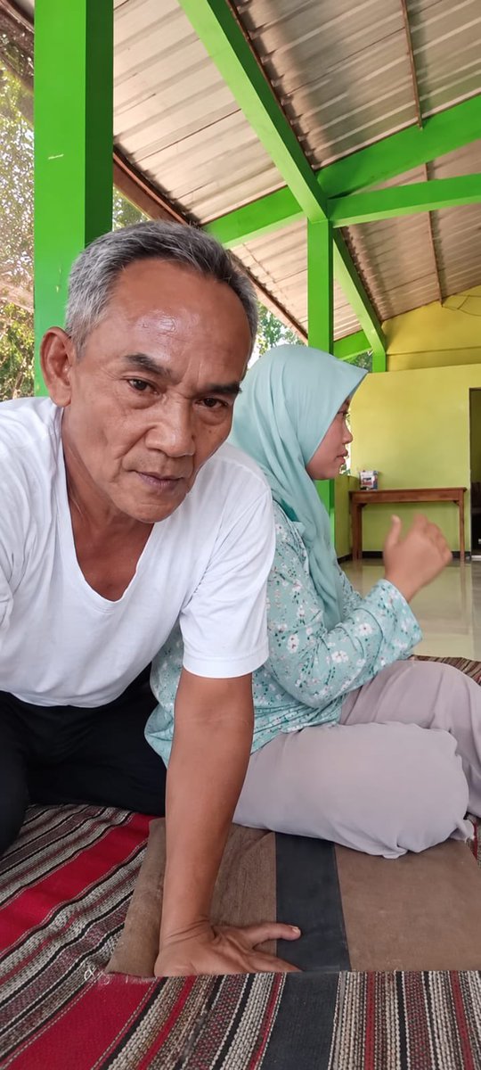 mzivee's tweet photo. mbah maryono menang banyak 
https://t.co/D5KHIkaqUK https://t.co/o8rYsPpAMY