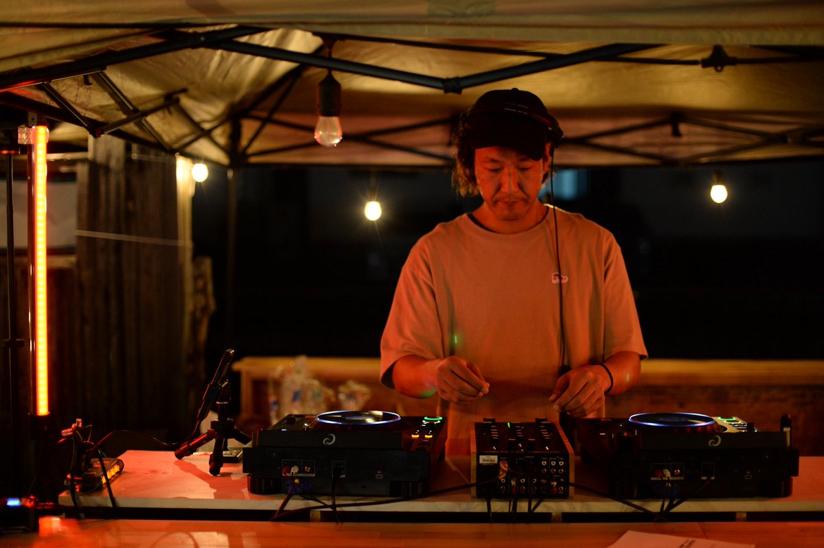 NORIOISHIWATA's tweet photo. １８日(日) Books and Craft Beer Park にDJ&amp;サウンドシステム決定！
その辺の場所から大きなフェスまで､時間を操れるDJの実力者SINSEN、ローカルDJのGori、水戸を中心に活動するWASIMらがレコードでプレイ。クルマのバッテリーでスピーカーを鳴らす渡辺克さんのシステム。もうブロックパーティー！ https://t.co/o7J4HHkMf6