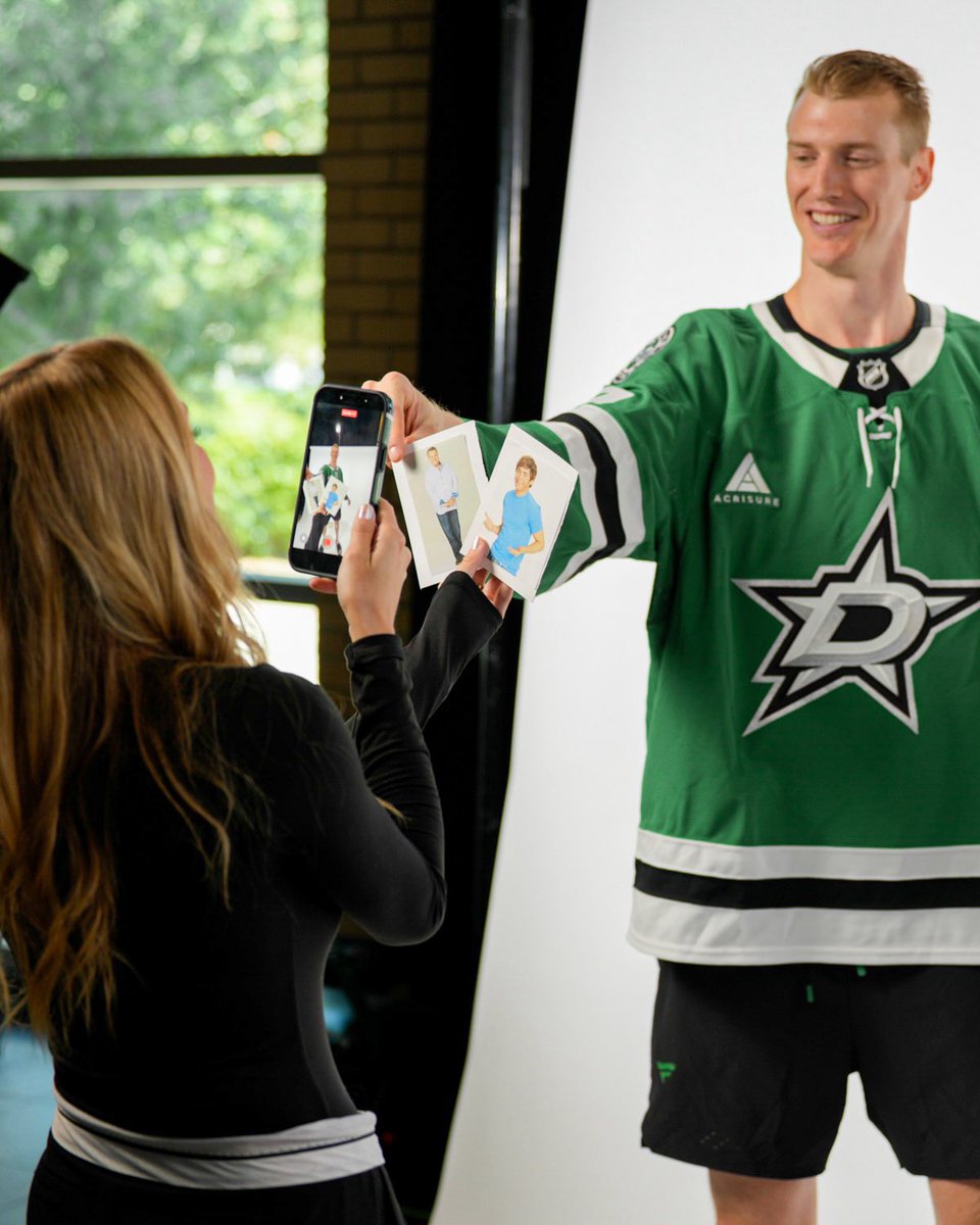 LiaMusgrave's tweet photo. Officially one year behind the keyboard at the @DallasStars and feeling like the luckiest girl in the world every single day ⭐️ https://t.co/Z8XnlXJDwd