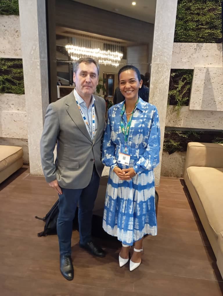 Minjus_Cuba's tweet photo. 🌿🇨🇺 La viceministra @DiazYashna, continúa en el Encuentro Anual 2026 de EL PAcCTO 2.0, en Santo Domingo.
Hoy sostuvo un intercambio con Francisco Tierraseca, director de la FIIAPP sobre el Observatorio Nacional de Drogas de Cuba y los logros de la gestión de sus tres redes. https://t.co/VmyARdYyHG