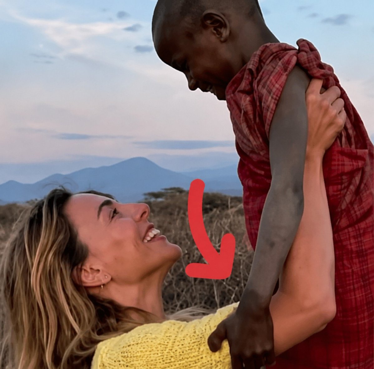 xPodrii's tweet photo. Le lavo la mano al niño solo para que no le manche y poder hacerse la fotito 💀

Qué acción más solidaria ❤️‍🩹 https://t.co/zxFni6YphH