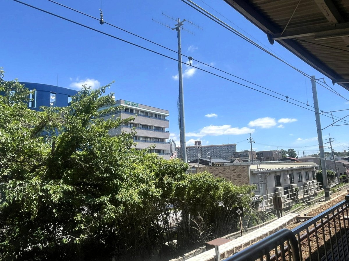 ButlerAile79206's tweet photo. 〇〇だけが頼ぉり〜♪
ってフレーズが浮かんでるけどなんの曲かわからない
BUCK-TICKな気がする https://t.co/K589sgyG1f