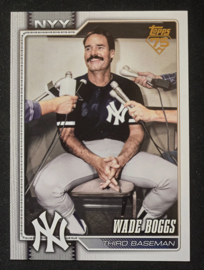 PackFreshPapi's tweet photo. #AsSeenOnEbay #2026ToppsUpdate Not my card:
2026 Topps Update #US320 Wade Boggs Golden Mirror Legend Variation SSP - Yankees https://t.co/w5oPauBInI