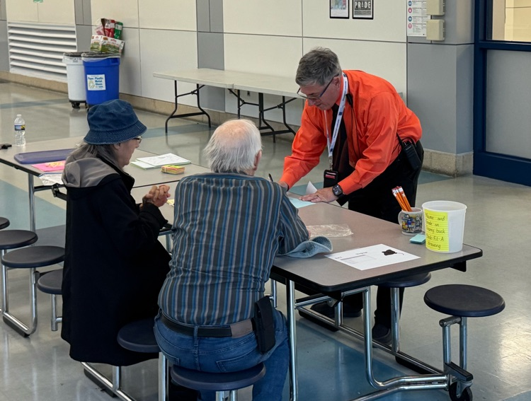 SevernaParkMS's tweet photo. Math + community = a winning combination! Families, students, and staff had a great time learning and playing together at Math Night! 🧮
#ParkPride #BelongGrowSucceed https://t.co/13xOibnhzA
