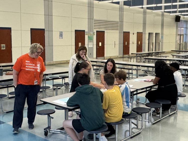 SevernaParkMS's tweet photo. Math + community = a winning combination! Families, students, and staff had a great time learning and playing together at Math Night! 🧮
#ParkPride #BelongGrowSucceed https://t.co/13xOibnhzA