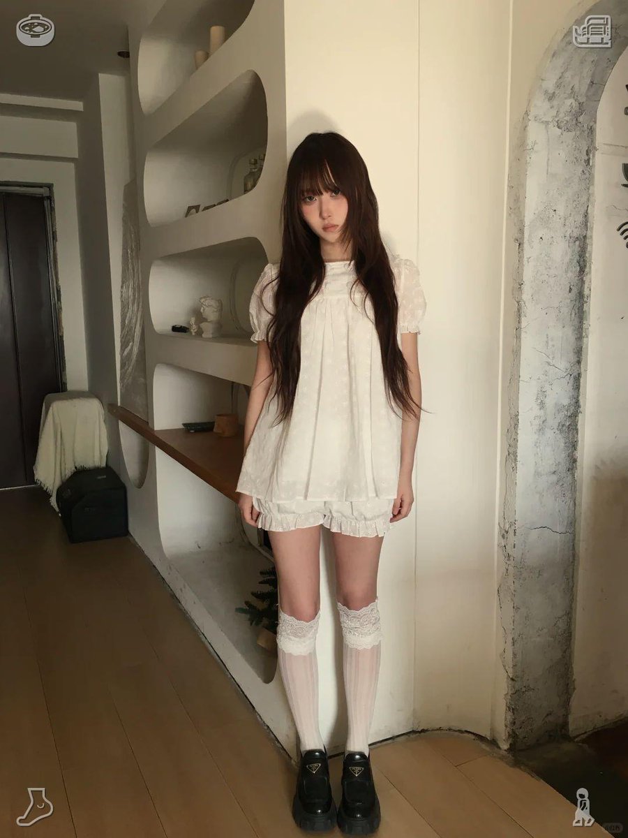parkshsc's tweet photo. Lila joined her friends at a bonfire, roasting marshmallows and sharing laughter. By the fire's glow, she snapped pictures of her look, the soft light making the cream sweater dress appear even warmer. https://t.co/EnNNNmWaO5