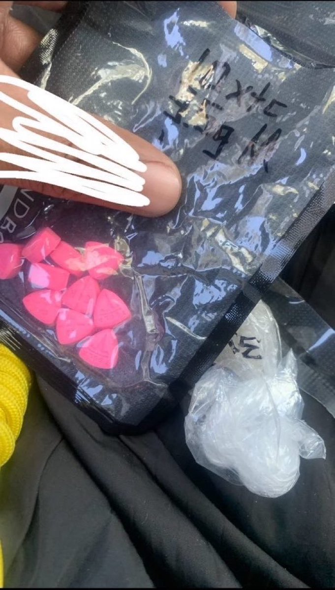 therealpharmaci's tweet photo. Touchdown 😈😈keep sleeping while others are eating #drugtwt #oxy #oxycodone
#NSFW #cocaineandporn #Juicewrld
#starvingartistsliterally #recreationalcracksmokers https://t.co/4WjLb0p5u6