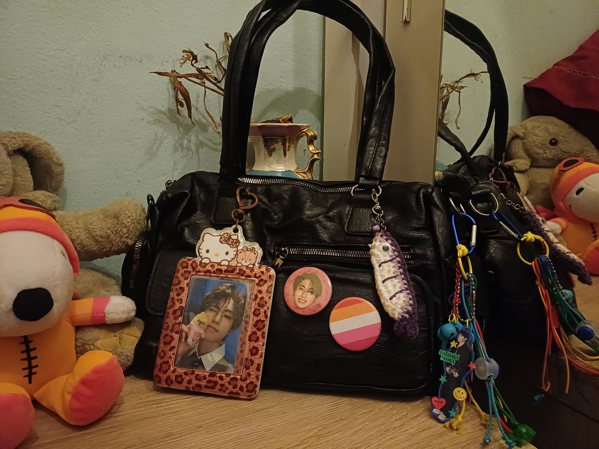 crfhan's tweet photo. #newbag #elocore 👜🆕️ https://t.co/C7vaIWZ9Wj