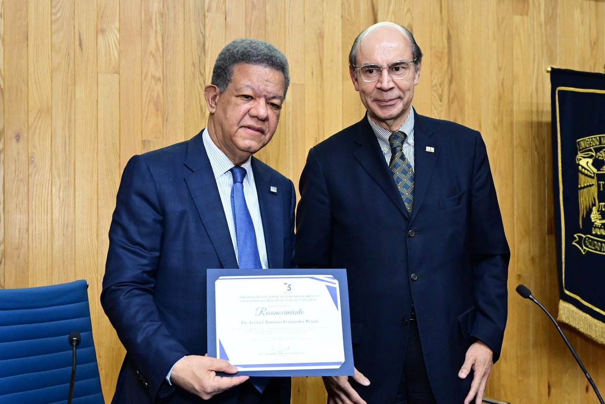 LeonelFernandez's tweet photo. Honrado por la invitación a dictar la conferencia “Tendencias de la economía global y su impacto en los ciclos electorales en América Latina”, en la Universidad Nacional Autónoma de México (UNAM).

Un espacio para analizar cómo las transformaciones de la economía global inciden en el comportamiento electoral, las dinámicas políticas y las decisiones de los ciudadanos en América Latina, en un contexto internacional marcado por importantes cambios económicos y geopolíticos.