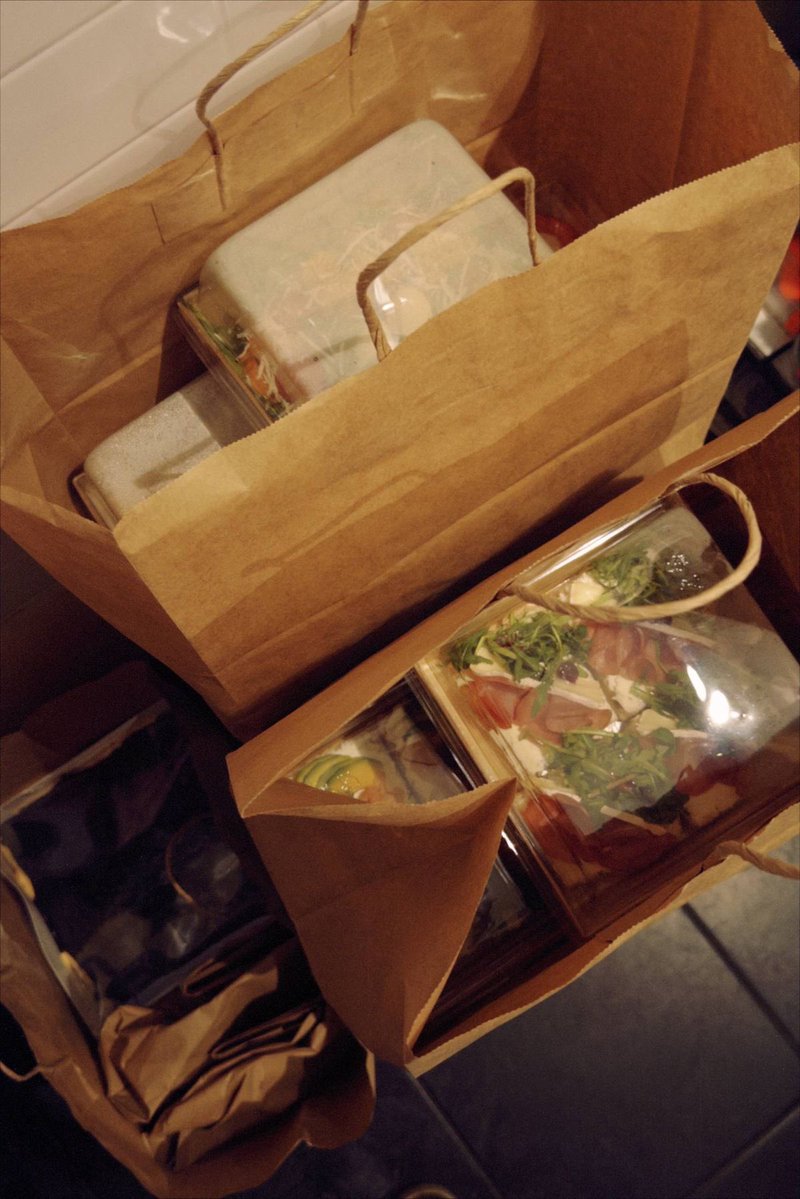 lotustea67's tweet photo. Life is good. My now wife sent food! But I do have a headache now from all the crying…but we’re no longer divorced! I’m also slightly tipsy…but whatever.. https://t.co/QyWCQEPPgS