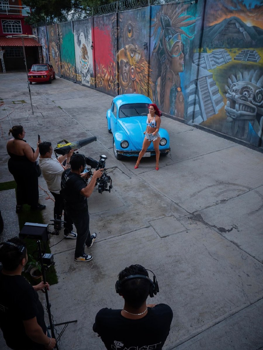 flor_vigna's tweet photo. MAÑANAAAAAA SALE EL VIDEOCLIP de #Lamentablemente 🎬💔
19 hs 🇲🇽 22 🇦🇷 https://t.co/qp5pSCmLyv