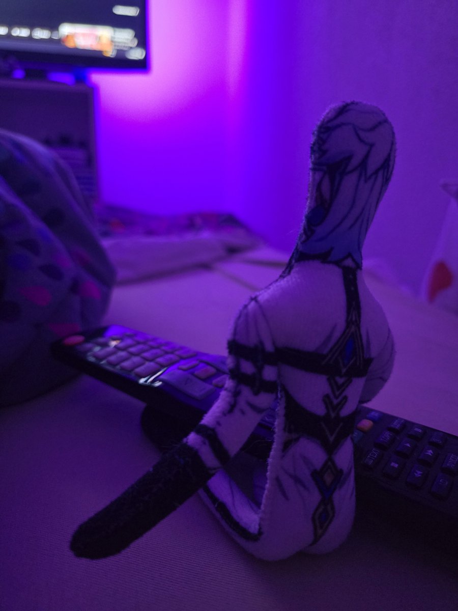 LongTore's tweet photo. Finally, after a LONG day I can watch my favorite shows and videos

Let's check if I am playable yet real quick tho 👀💉

#dottore 
#GenshinImpactㅤ 
#daily 
#longtore https://t.co/frvm9jtN2k