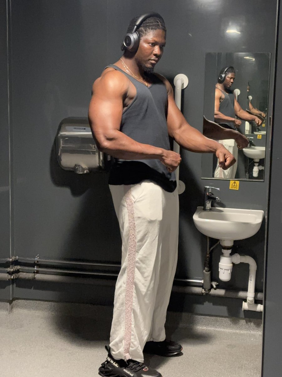 Tohyourcee's tweet photo. Today’s pump https://t.co/tCZBDRkx3s