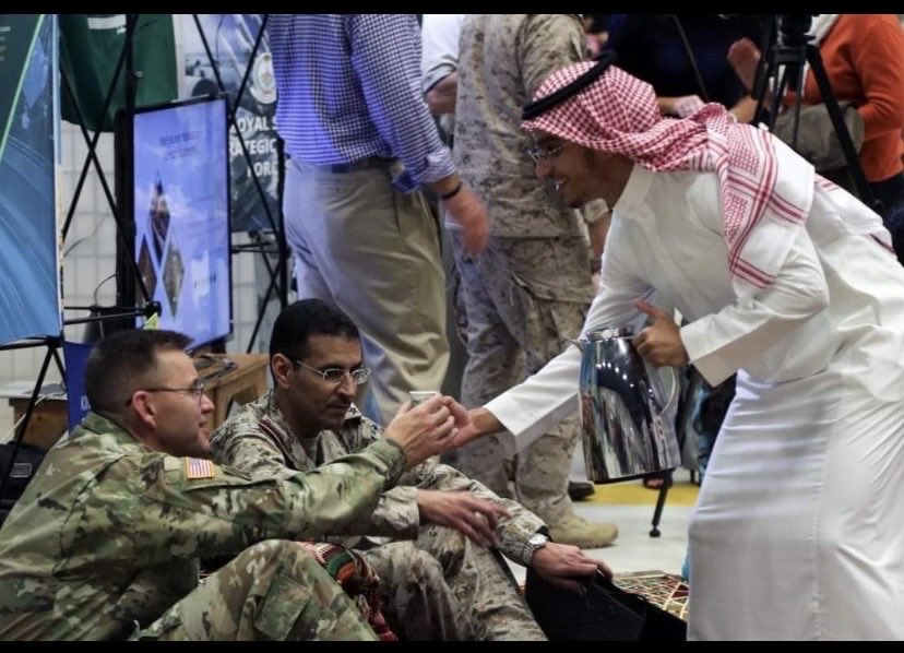Mohammedqzh5's tweet photo. @Bn_Nasser_1990 @Sloome48 @MOH50Si @MohammedMahd1 @Moh_ALazi هذول كذلك ضيوف الرحمن؟🥰 https://t.co/v1LSMfAFGc