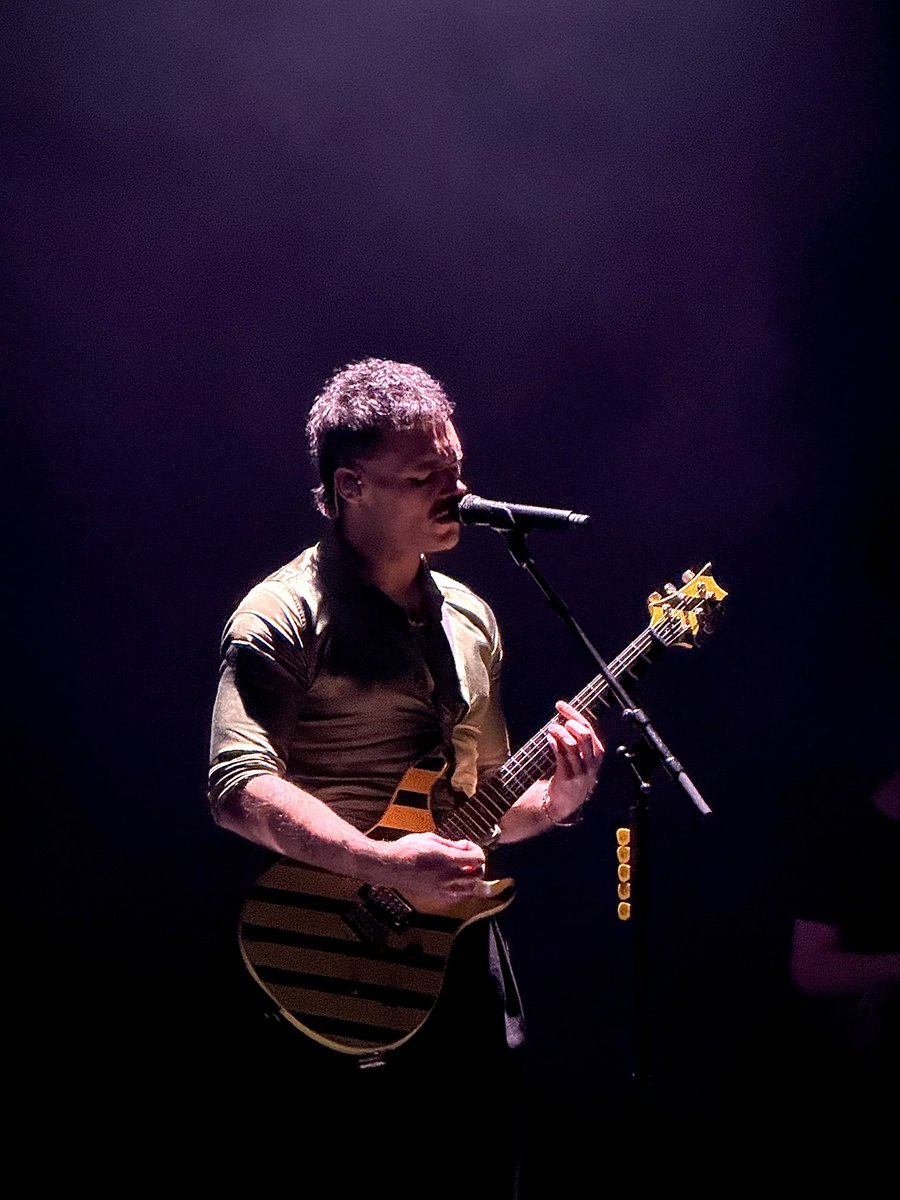 lilac101203's tweet photo. @moremarriott 

At Melbourne last night, don’t think I’ve seen a prettier man 🤍
Slayed that shit king 

🤍🤍 

#jamesmarriott https://t.co/d19cTpbbWg