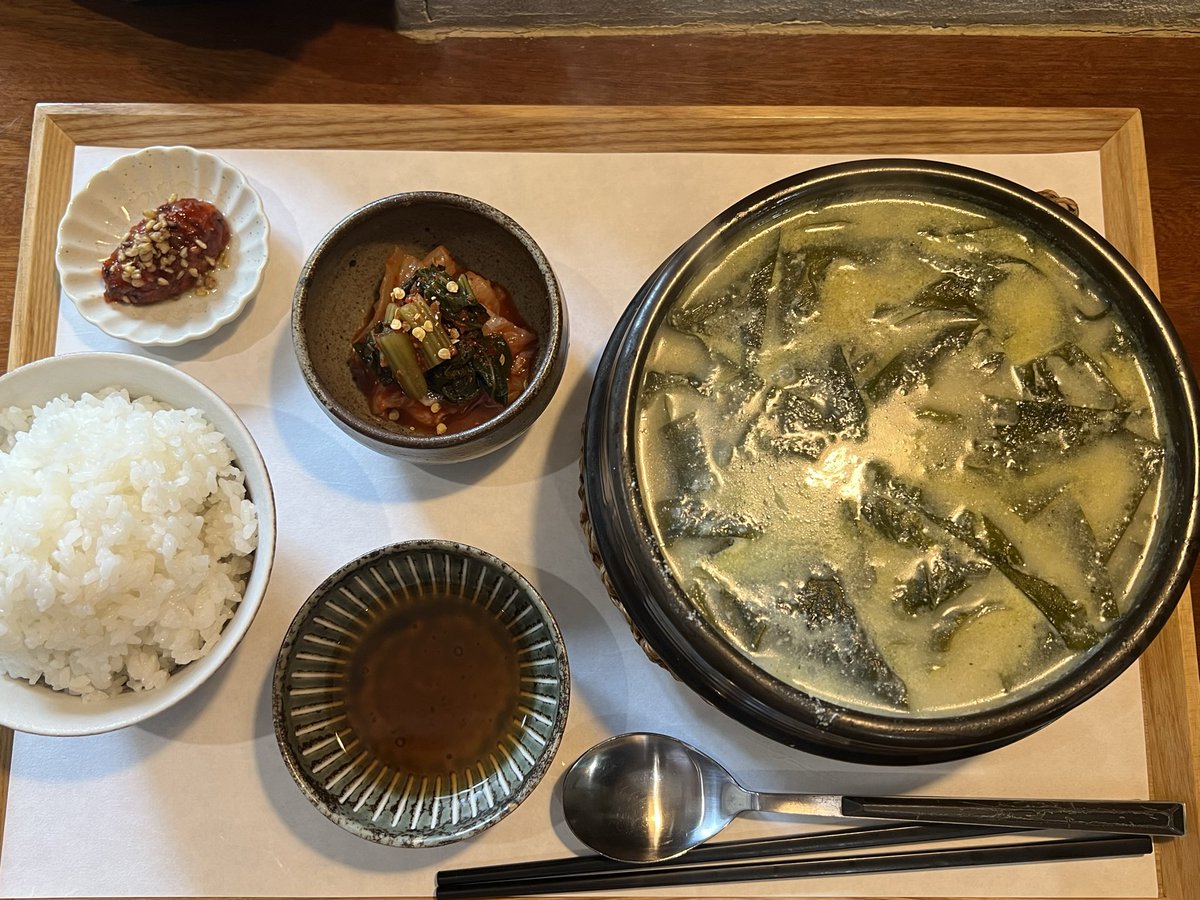 yaki29ceo's tweet photo. オイルジェで1人で朝ごはん。
美味しいわ。さすがミシュラン掲載店舗。 https://t.co/TXXer1kv6W