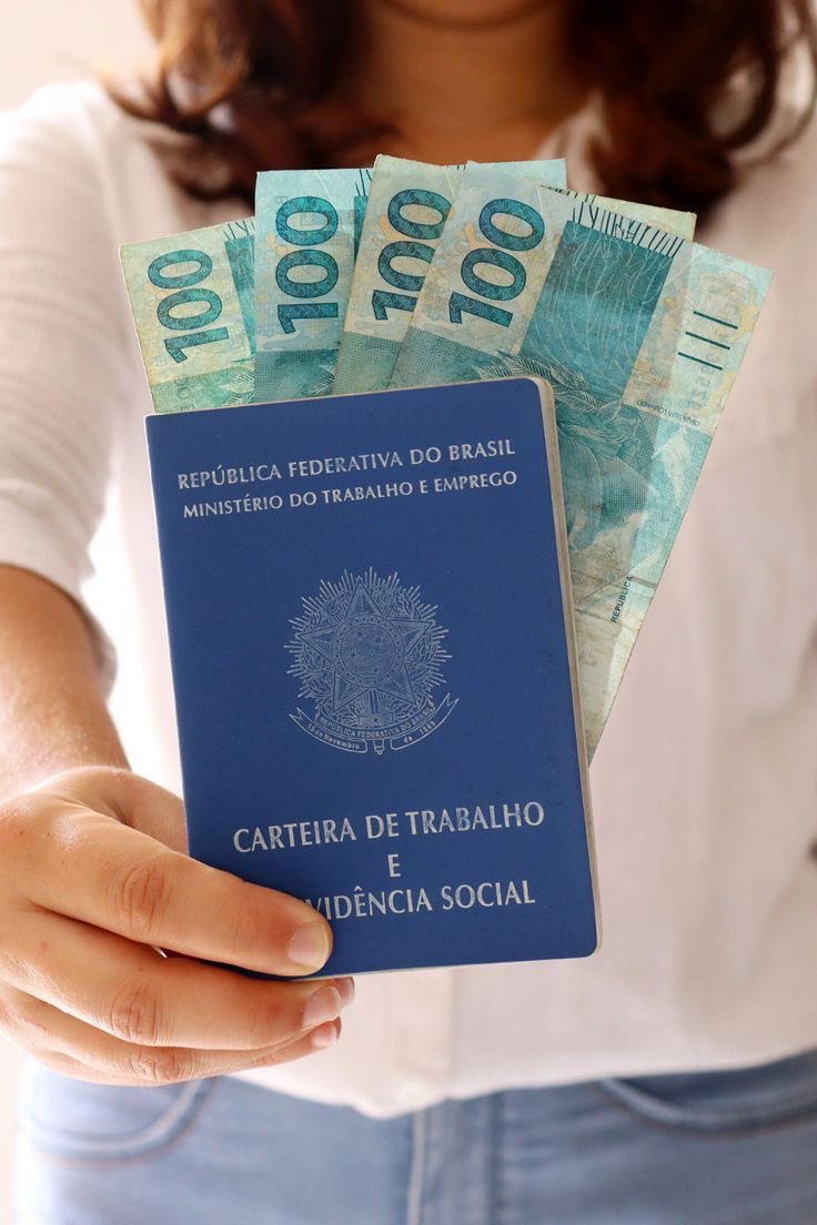 chocadouai's tweet photo. 🚨URGENTE: SENADO FEDERAL APROVA O FIM DA ESCALA 6x1 NO BRASIL. https://t.co/MGzHzl9XR9