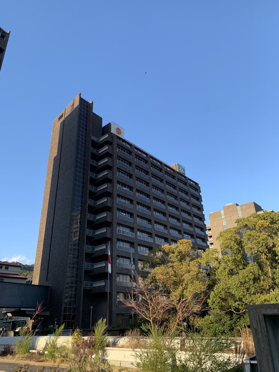 kadensha's tweet photo. 【本日‼️】
📘 「嘘を嘘と知りながら伝えるメディアがあれば、それは「広報」だ。斎藤元彦を支持する者たちの発信を信じ込むのではなく、具体的に何をしたのかを並べてみればよい。…中略
本当の「真実」を伝えるために、私は今週も記者会見に出席する。」
『兵庫県政問題』より選挙ウォッチャーちだい https://t.co/2UCki92pE0