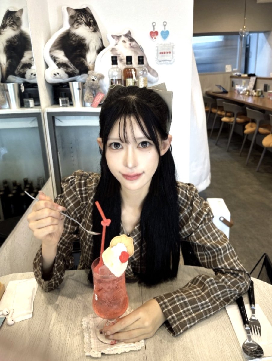 coco_dollulu's tweet photo. クリームソーダ久々飲んだ💞 https://t.co/kIKS3ugxdx