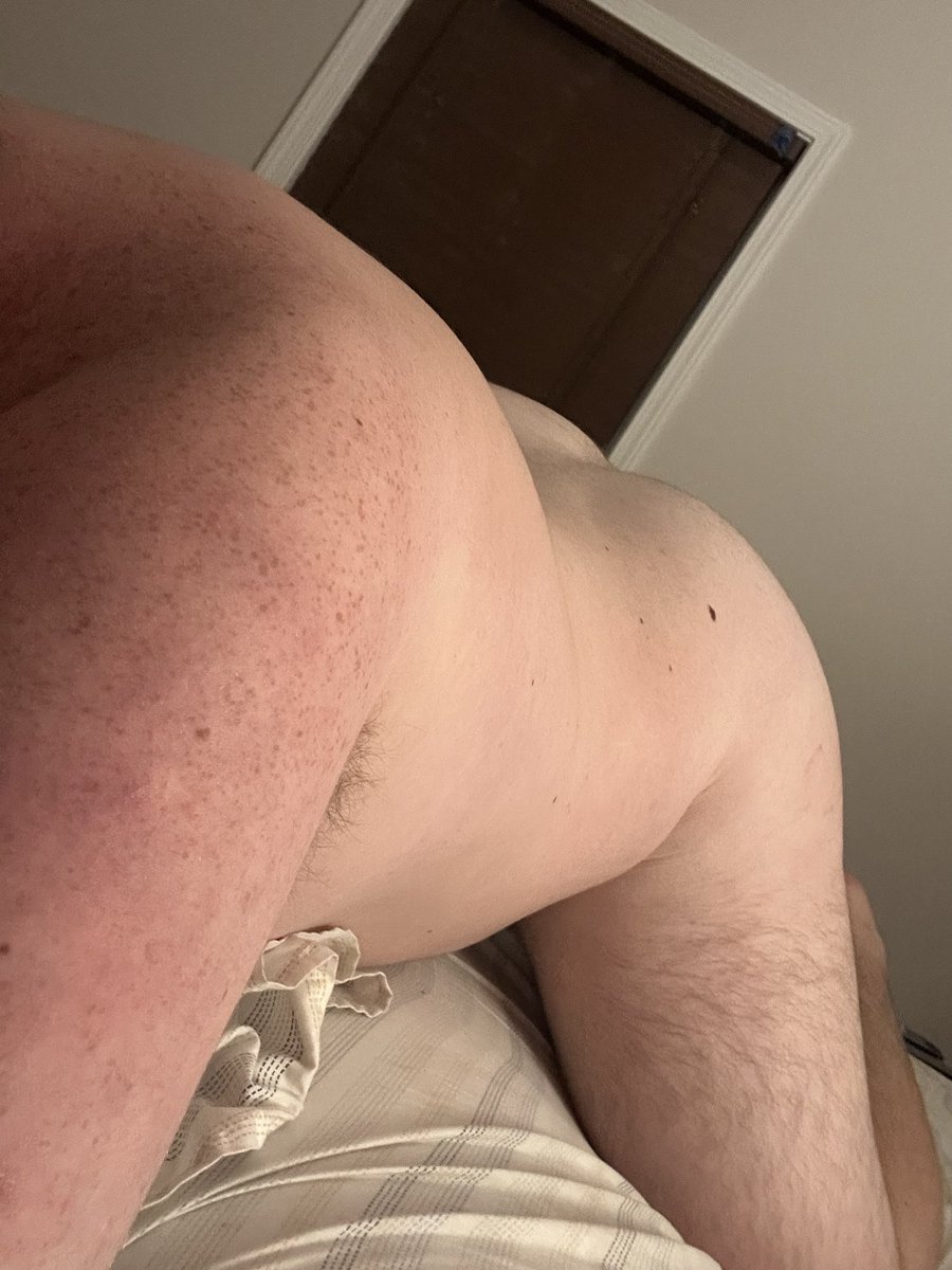 lilcld's tweet photo. i know my arch aint good but i just NEEDED to take a photo also maybe ass pic next 👀👀 #nsfwtwt #nsfw #chubby #mlw #mlm https://t.co/suTGctSstW