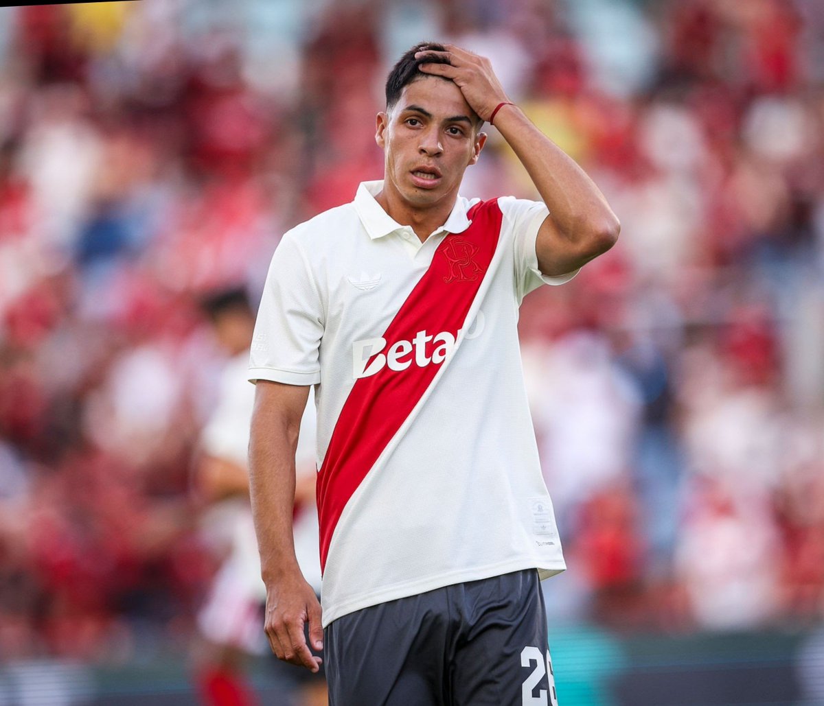 MedioRiver's tweet photo. 🤔 ¿LA PIEZA INDISCUTIDA DE RIVER?

📊 Tomas Galvan jugó 36 de 39 partidos posibles como TITULAR en River a lo largo se este 2026.

¿Que opinas de su rendimiento? https://t.co/TieJbwU002