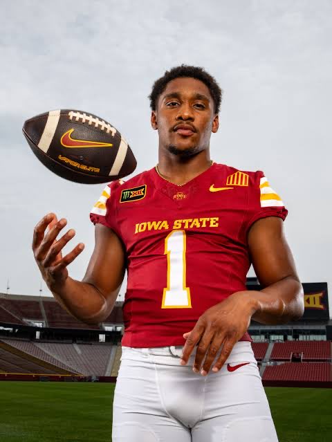 abdus_kone's tweet photo. After a great conversation with@CoachSherms I am very blessed to have to have received my 20th offer from the university of Iowa State #STARTSOMTHING❤️💛
@CoachHerridge
@CoachBenBarkema
@RecruitEastside https://t.co/9nHXSCXxJL