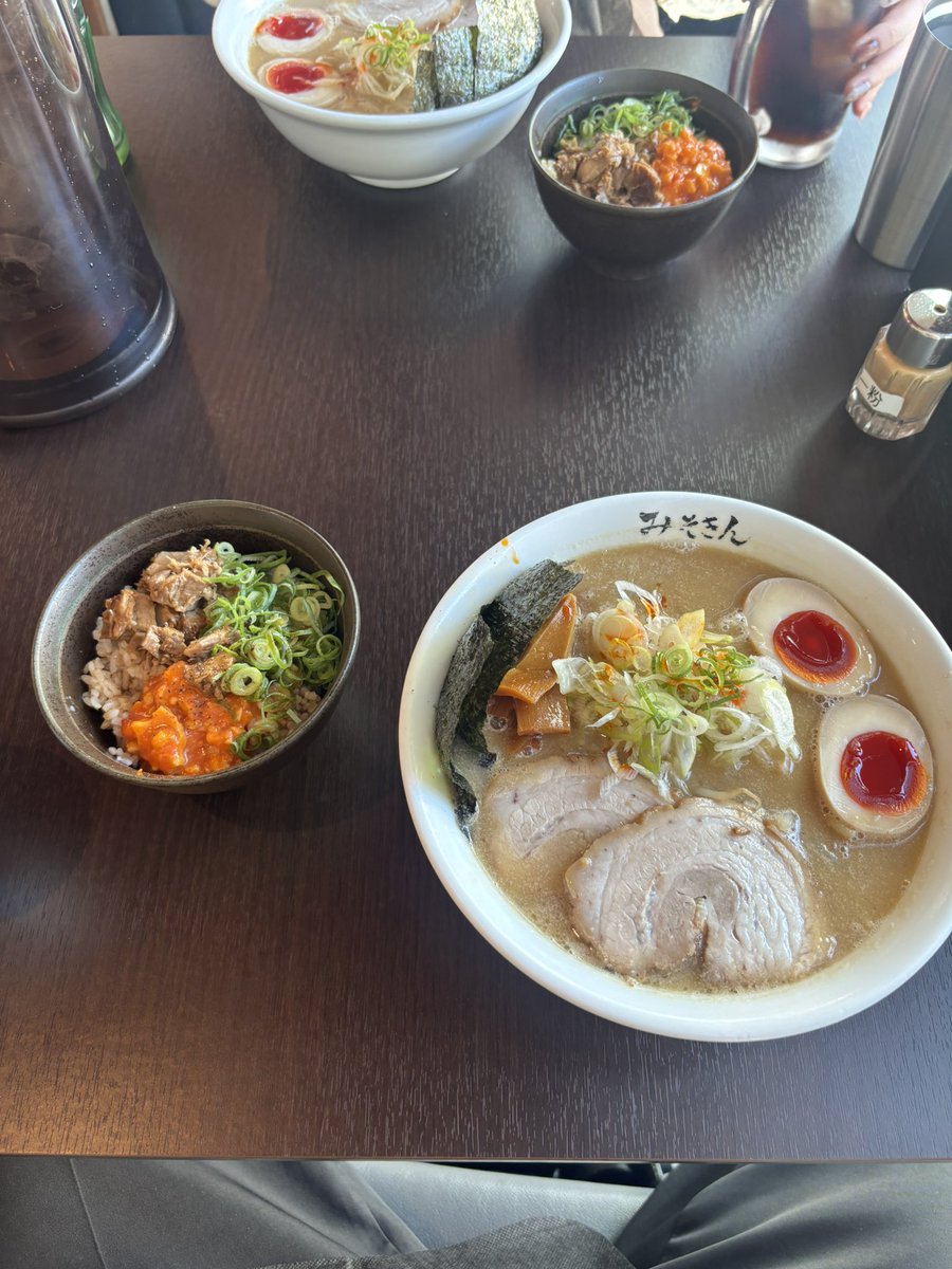 tom04mo's tweet photo. #みそきん 
札幌から大阪へ。初日に来店。
美味しかった。スープにとろみがあって濃厚、少し甘味があるので札幌の味噌ラーメンに近い。

また来たいです。ありがとうございます😊 https://t.co/kDPh9IROvw