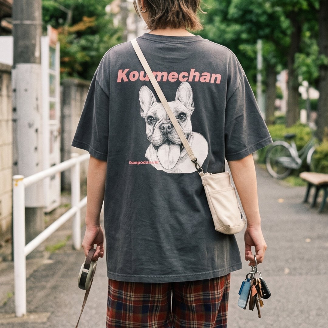 original_print's tweet photo. \うちの子古着風Tシャツ🐾/
カメラロール内の写真を線画イラスト風にAI生成！
普段着になじむ古着風デザインに仕上げてみたよ♪
ゆるっとオーバーサイズで着てほしい...🐕♡

#オリジナルTシャツ #うちの子Tシャツ https://t.co/zTH2uA6Stl