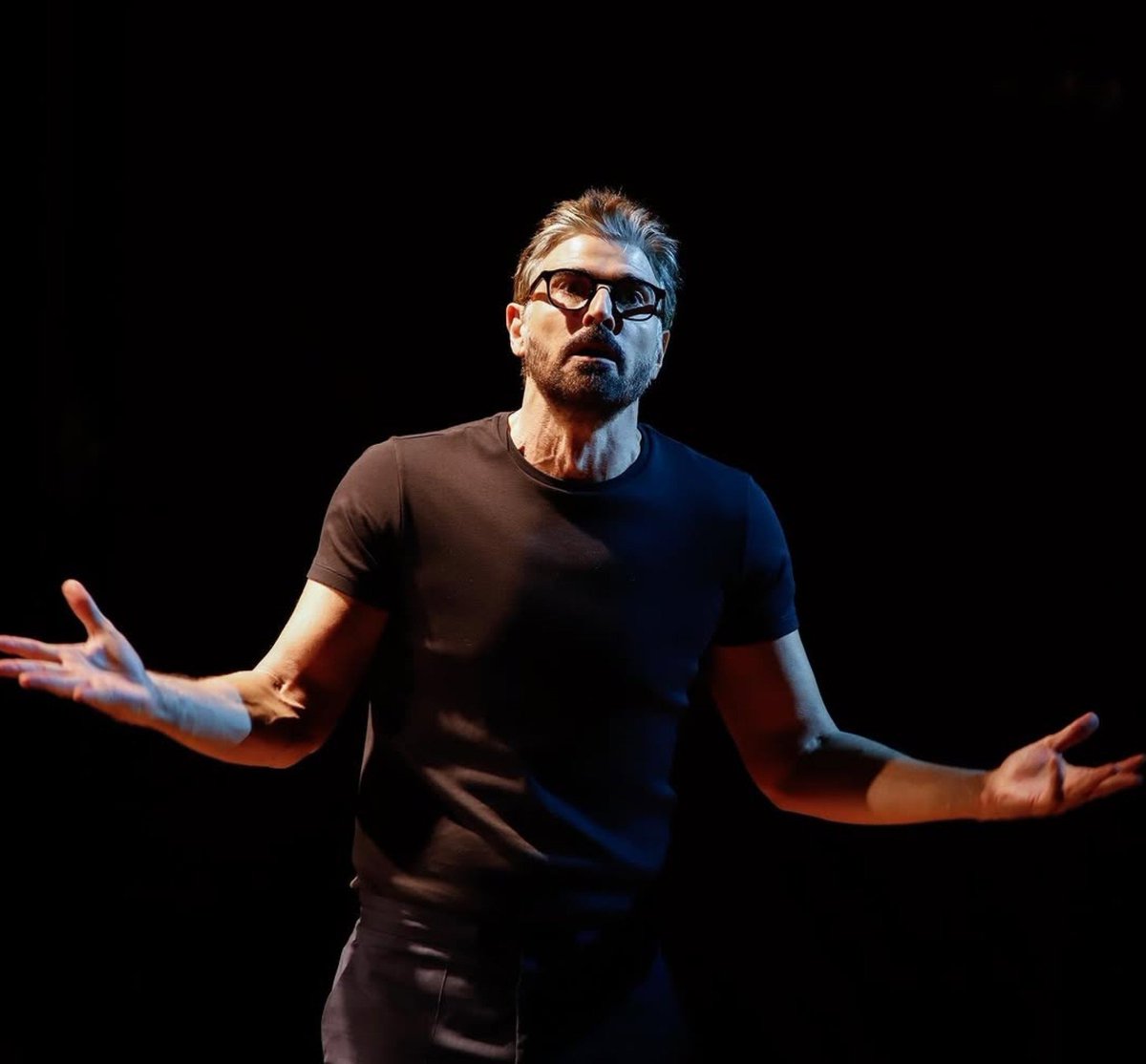 bnsadnall's tweet photo. Ao teatro, devo a minha eterna paixão de alma. https://t.co/XdlCASzAU5