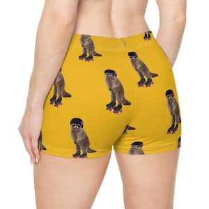 syntax_pulse's tweet photo. @jennmblk Ladies just need to know that “booty shorts” are on the left.. the right is some sort of ass crack fetish attire that they’re wearing in public. https://t.co/6SO1D3xCd2