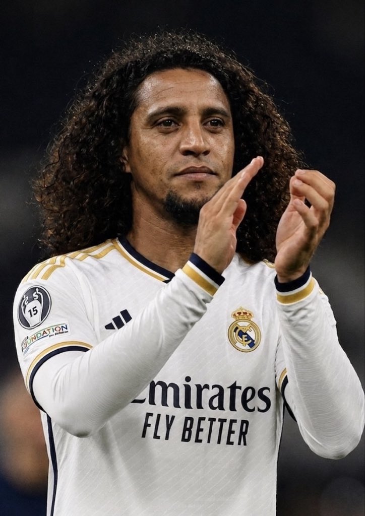 DELM46's tweet photo. @cucurella3 @realmadrid Lo tuvieron que sacar para remontar 
😂😂😂😂😂😂😂😂😂😂 https://t.co/LEnCDctlP7