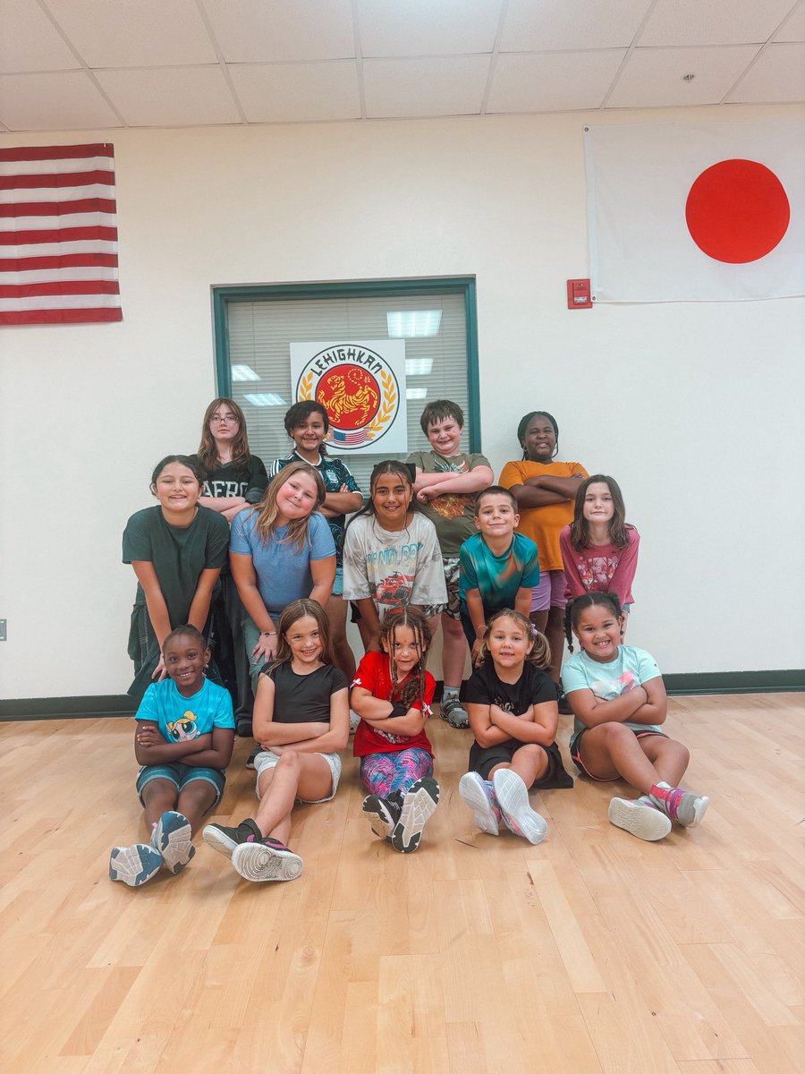 CoastalDanceC0's tweet photo. Another wonderful day of dancing across SWFL!☀️💜

Today, we visited Mid Cape Global, the Olga Community Center, Veterans Rec Center, Wa-Ke Hatchee Rec Center, and North Fort Myers Rec Center!

Want to bring dance to your school or community? We’d love to connect! 🙌

#SWFLDance https://t.co/eziK36drq9