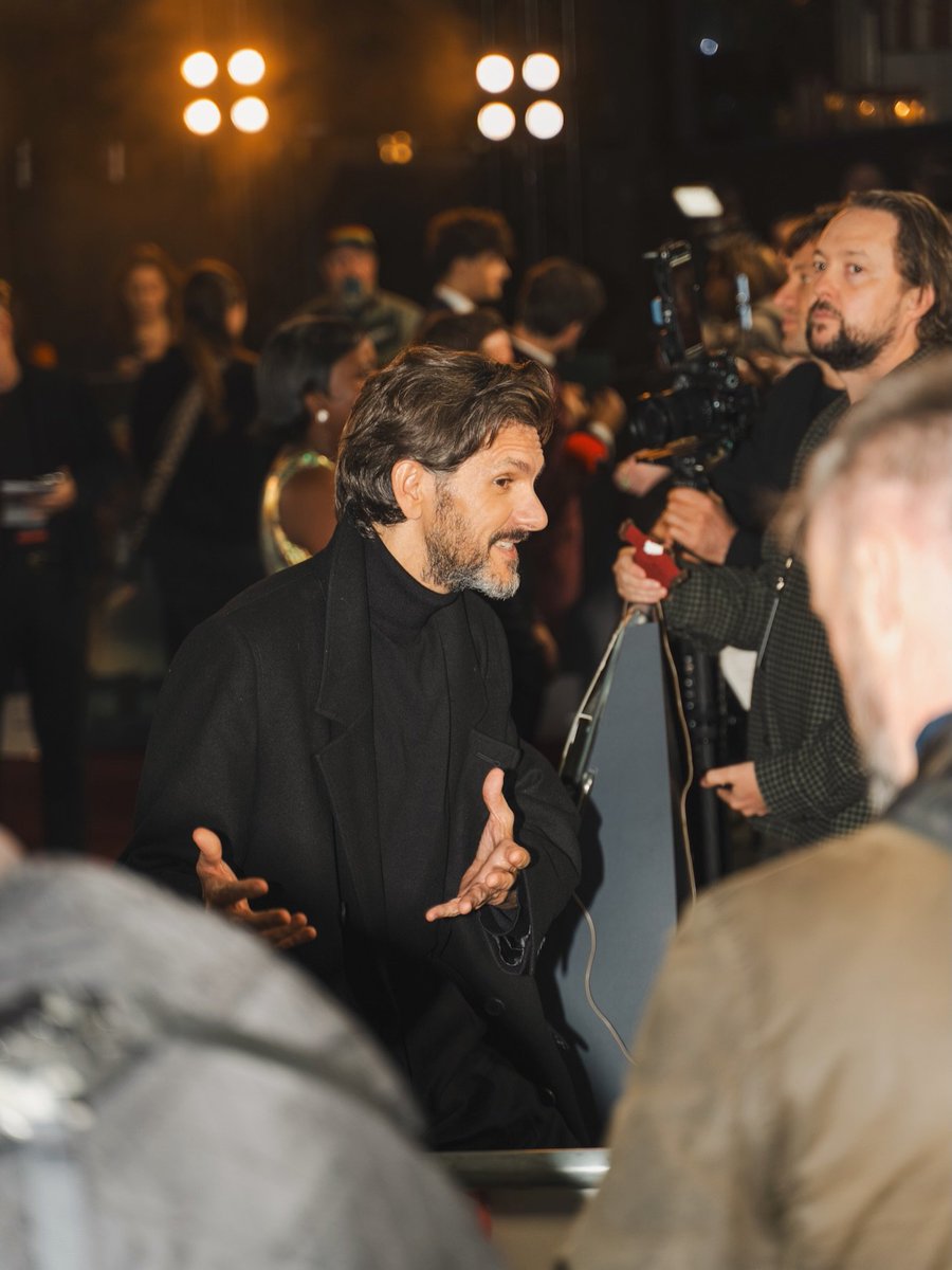 vvampirate's tweet photo. Mat Baynton at the Ghosts: Possession of the Button House premiere https://t.co/HGsN0RJCyI