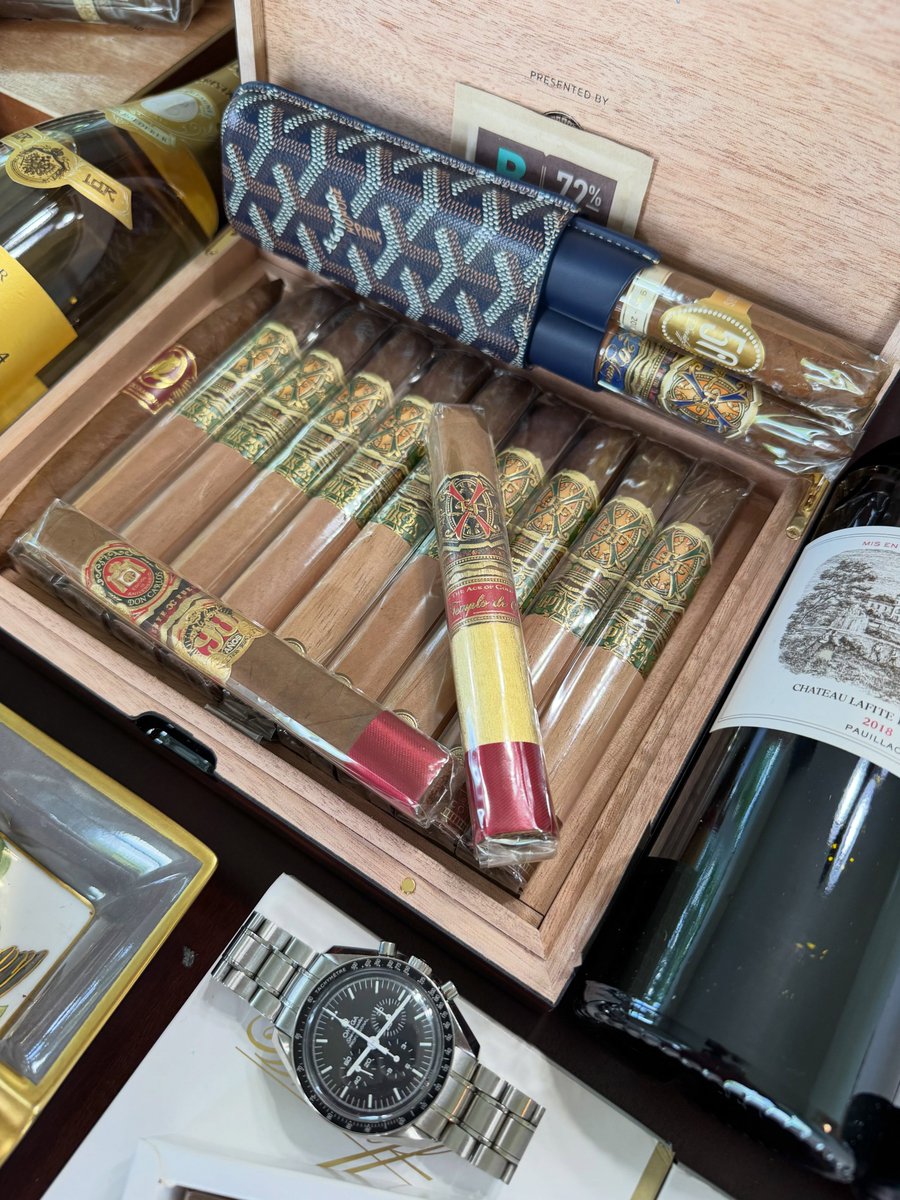 EGMCigar8's tweet photo. egm -cgar davidoff send https://t.co/haGcvY6FHv