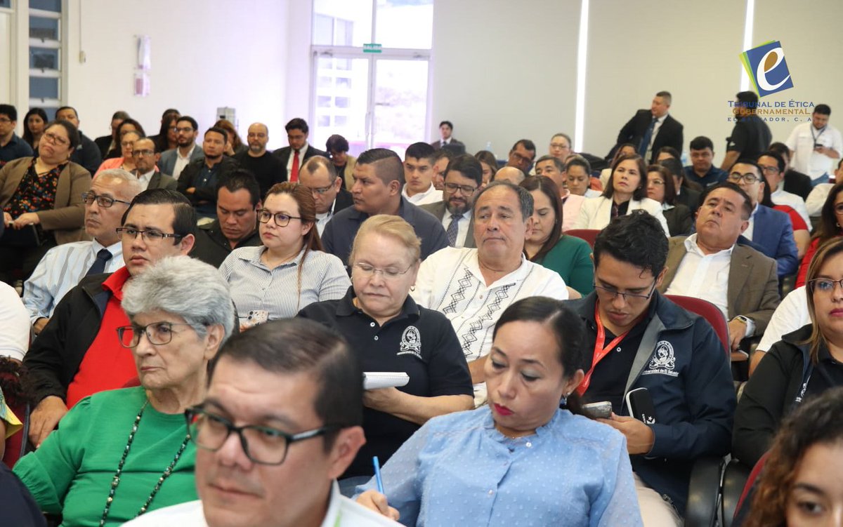 TEG_ElSalvador's tweet photo. Esta actividad clave para reflexionar sobre el impacto de la inteligencia artificial en la ética y la gestión pública contó con la ponencia magistral a cargo del Dr. Javier Antonio Tobar, Director de Protección de Datos Personales de la Agencia de Ciberseguridad del Estado. https://t.co/9RBqI65WSm