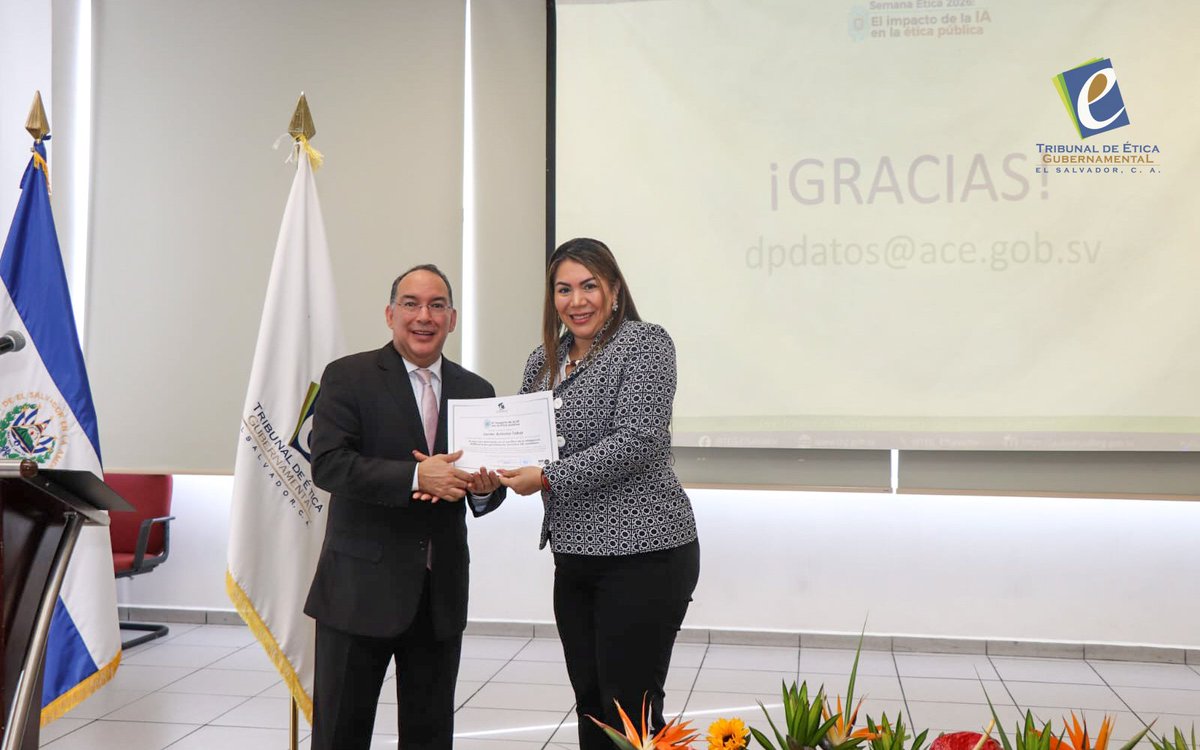 TEG_ElSalvador's tweet photo. ...de equidad transparencia y responsabilidad, presentes también en la Ley de Ética Gubernamental.

Agradecemos el compromiso de cada CEG por su participación activa, fundamental para afrontar este reto de impulsar una ética integral y responsable frente a las nuevas tecnologías. https://t.co/vEgwNunXDn