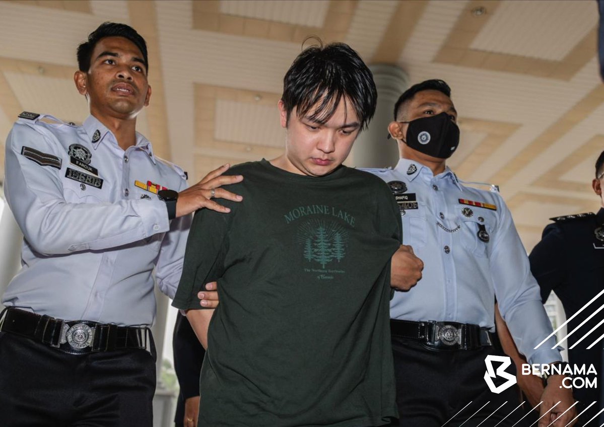 bernamadotcom's tweet photo. #KualaLumpur Pemandu kenderaan BYD yang terlibat dalam kemalangan yang meragut nyawa seorang kanak-kanak perempuan berusia lima tahun di Jalan Kuching Sabtu lepas, tiba di Kompleks Mahkamah KL bagi menghadapi tiga pertuduhan di bawah Akta Pengangkutan Jalan (APJ) 1987.

📸fotoBERNAMA 

#BernamaNews