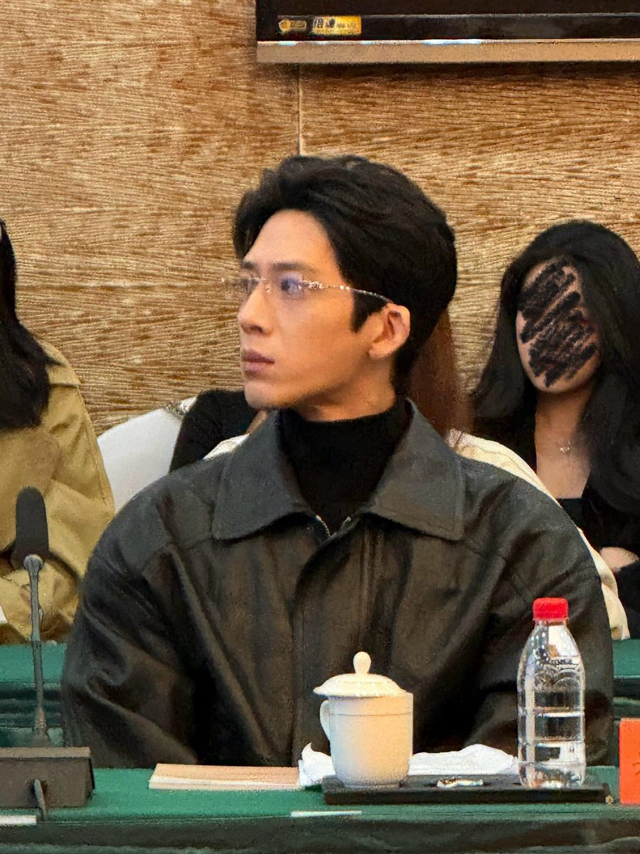 lukeluan_'s tweet photo. jingbao and qianqian attending #theearlyspring seminar today 🥺🫶🏻 https://t.co/oWXkvdOHfE
