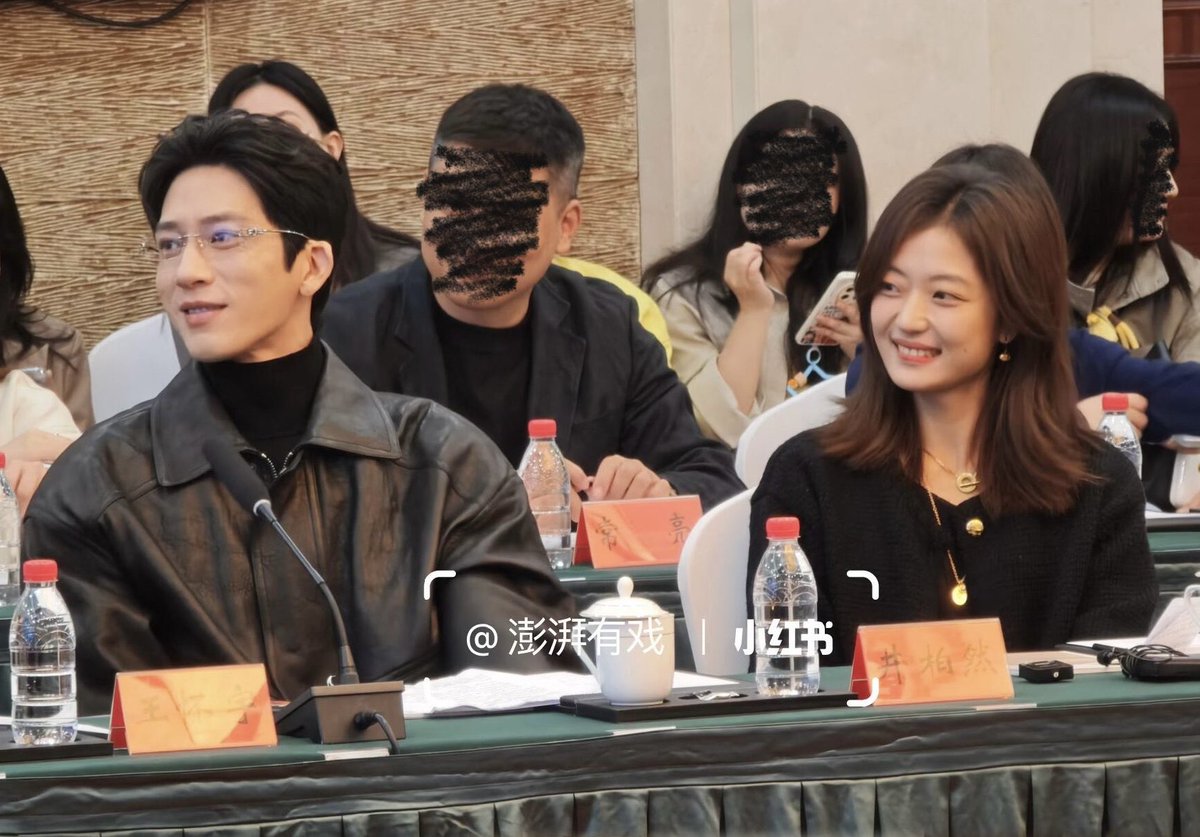 lukeluan_'s tweet photo. jingbao and qianqian attending #theearlyspring seminar today 🥺🫶🏻 https://t.co/oWXkvdOHfE
