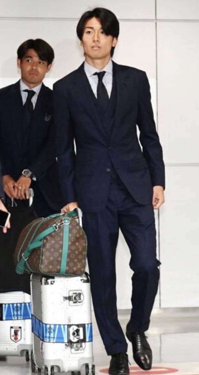 aaatzukk's tweet photo. 【サッカー日本代表】
中村敬斗選手愛用バッグ
👜ルイヴィトン　LOUIS VUITTON M41426 キーポル50 モノグラム ボストンバッグ
カラー違い↓
https://t.co/q2uo6OyC6s

#中村敬斗　#サッカー日本代表　#リオン https://t.co/9nSDTpwz9l