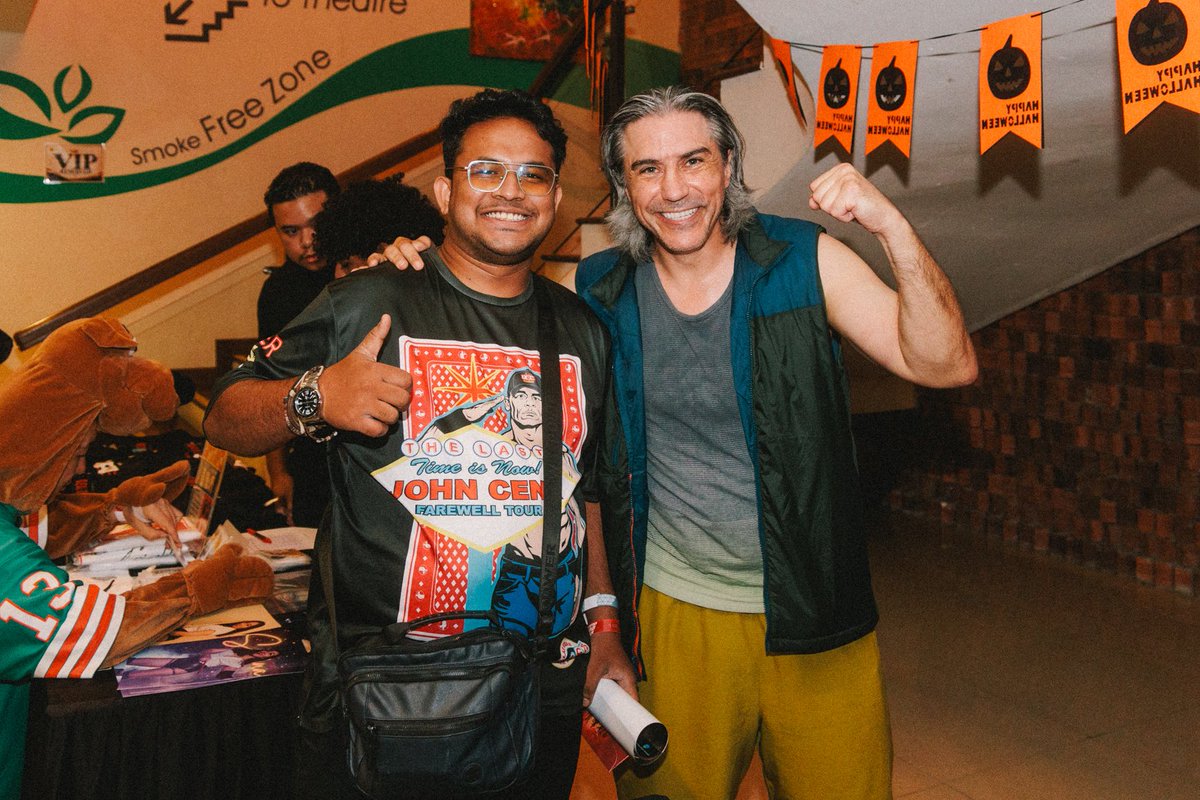 MYProWrestling's tweet photo. A huge thank you to everyone who came down to meet Paul London at MYPW: No Rest For The Wicked! We hope you had a great time meeting the wrestling legend and making some memories with us. 🙌

#MYPW 
#MalaysiaProWrestling
#Malaysia #ProWrestling

📸 kaixven01 https://t.co/nmHYupGoMj